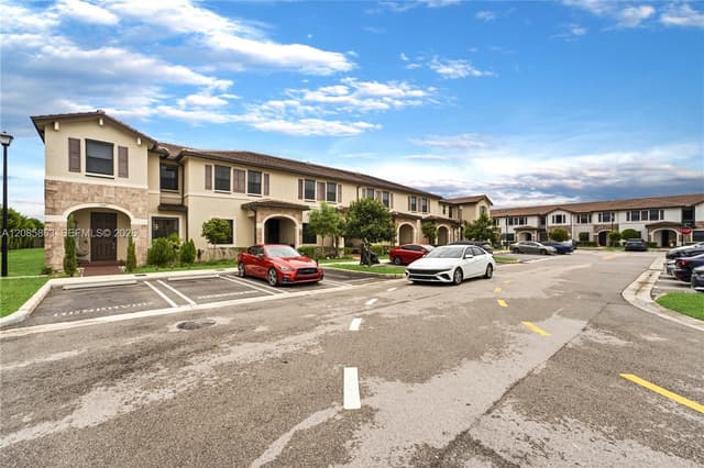 11467 W 34th Ct, Hialeah FL 33018 - Hialeah, FL - Photo 3