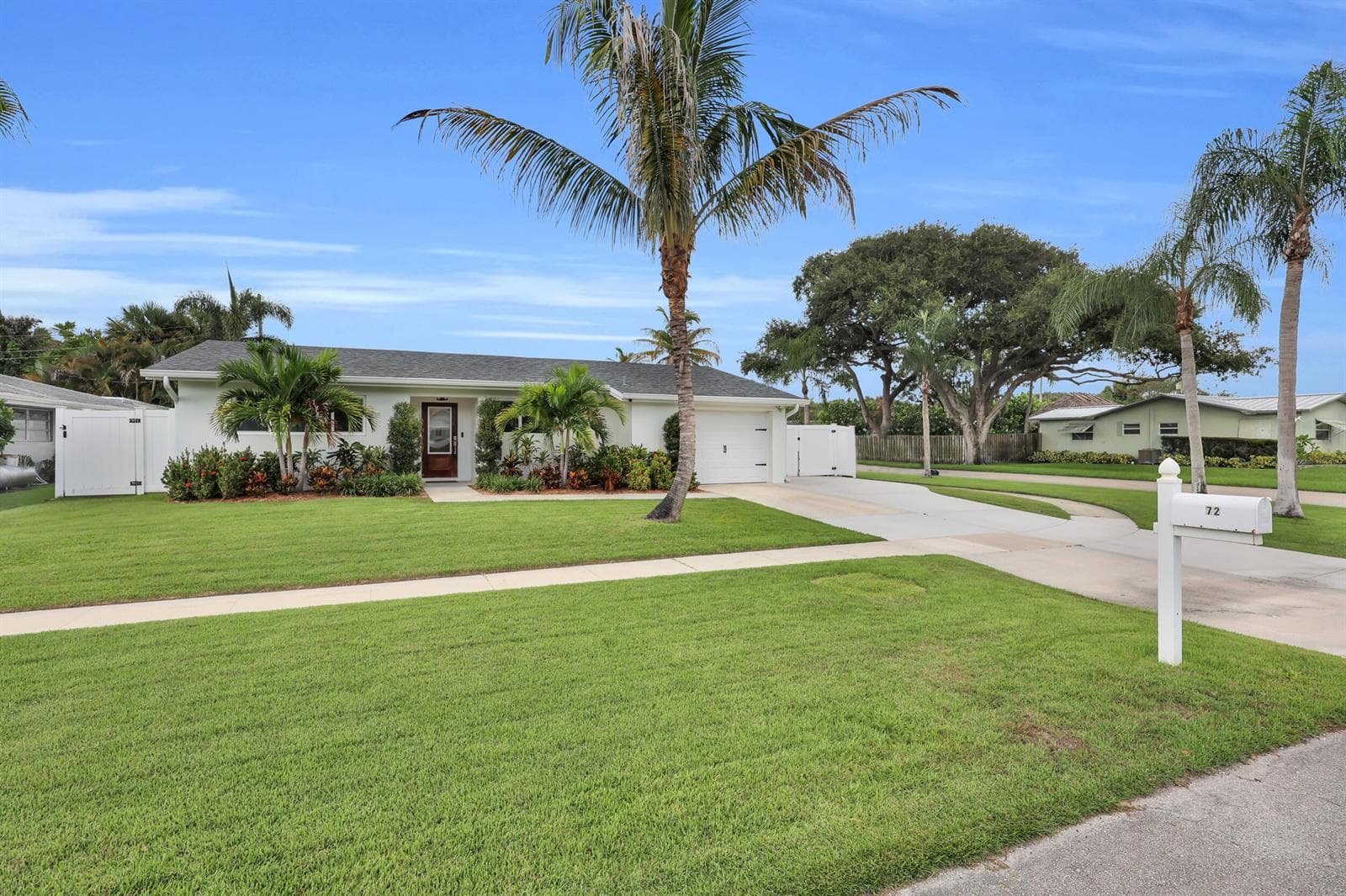 72 WILLOW Road, Tequesta FL 33469 - Tequesta, FL - Photo 1