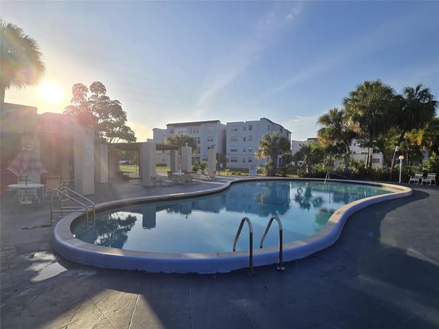 2860 SOMERSET Drive # 317K, Lauderdale Lakes FL 33311 - Lauderdale Lakes, FL - Photo 6