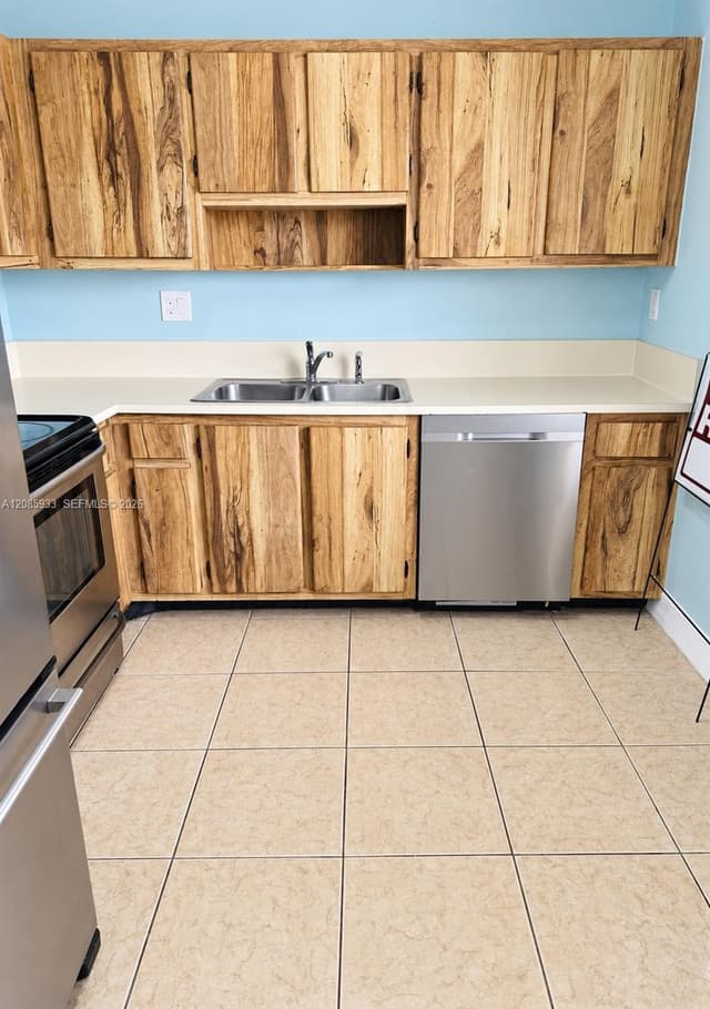 401 NW 43rd St, Deerfield Beach FL 33064 - Deerfield Beach, FL - Photo 7