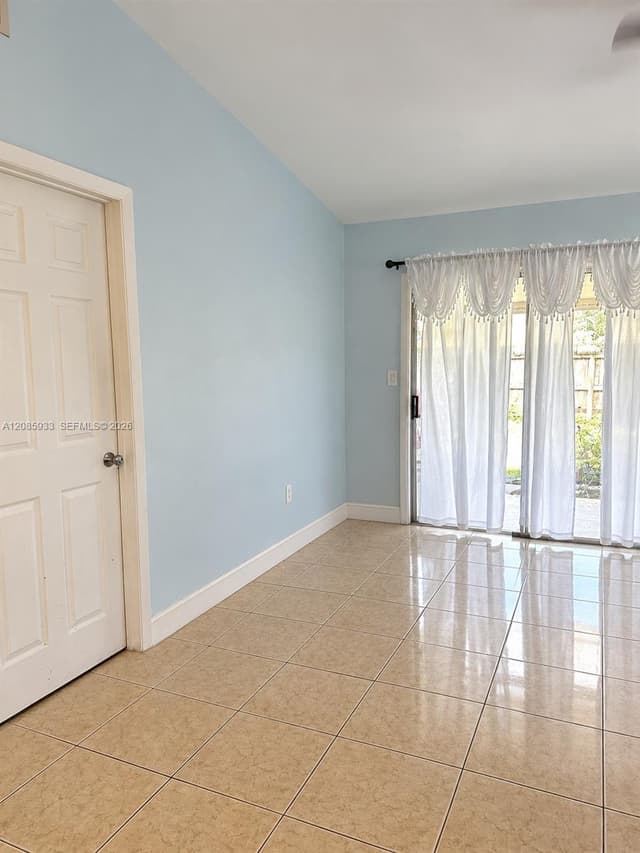 401 NW 43rd St, Deerfield Beach FL 33064 - Deerfield Beach, FL - Photo 5