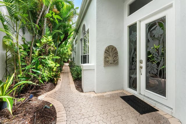 241 Coral Cay Terrace, Palm Beach Gardens FL 33418 - Palm Beach Gardens, FL - Photo 3