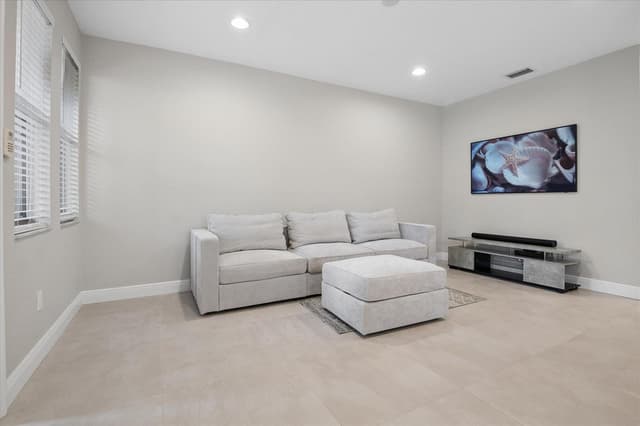 950 Marina Del Ray Lane # 4, West Palm Beach FL 33401 - West Palm Beach, FL - Photo 3