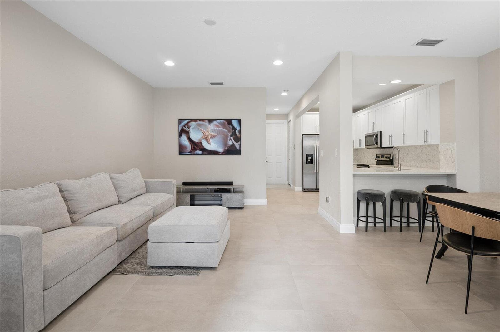 950 Marina Del Ray Lane # 4, West Palm Beach FL 33401 - West Palm Beach, FL - Photo 1