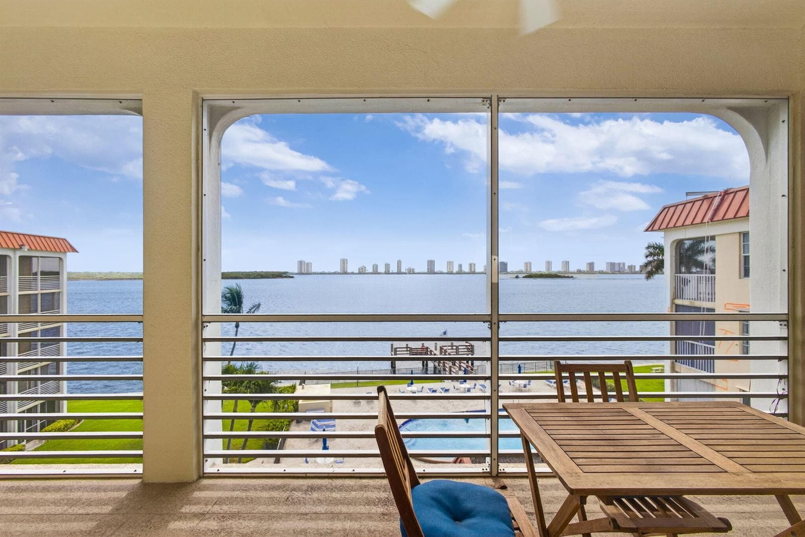 105 Paradise Harbour Boulevard # 501, North Palm Beach FL 33408
