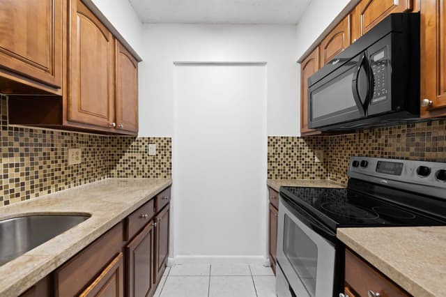 9503 NW 2ND Place # B, Coral Springs FL 33071 - Coral Springs, FL - Photo 6