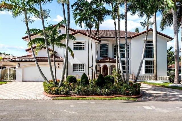 19420 W Saint Andrews Dr, Hialeah FL 33015 - Hialeah, FL - Photo 5
