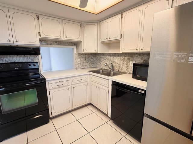 899 SE 2ND Avenue # 207, Deerfield Beach FL 33441 - Deerfield Beach, FL - Photo 3