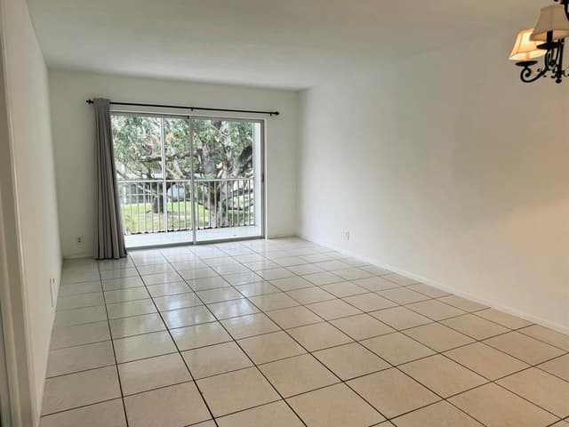 899 SE 2ND Avenue # 207, Deerfield Beach FL 33441 - Deerfield Beach, FL - Photo 4
