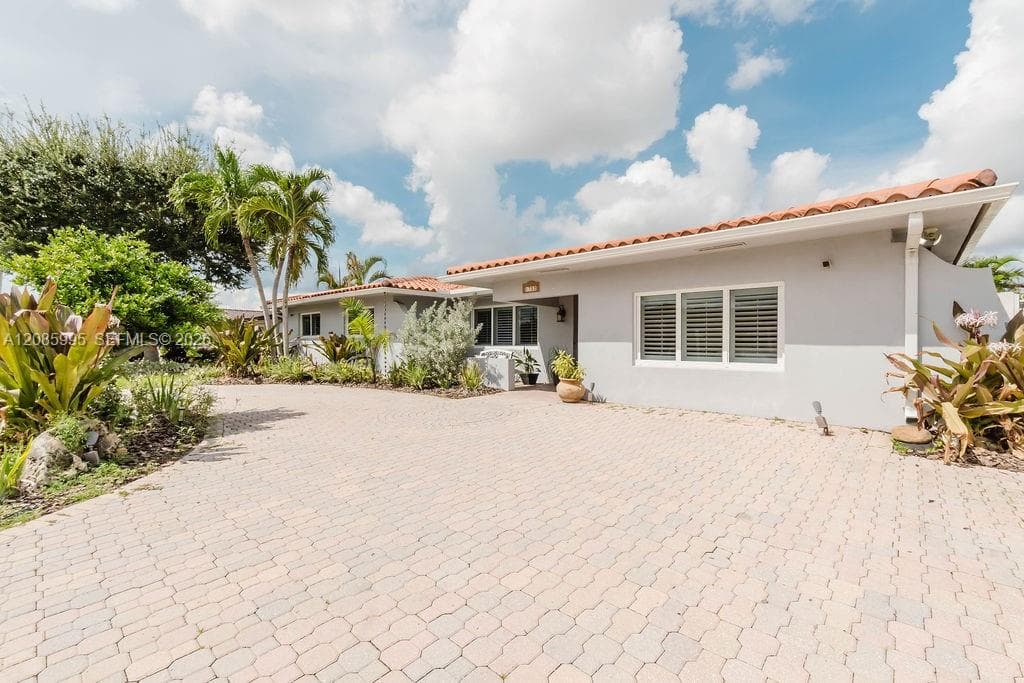1732 SW 103rd Pl, Miami FL 33165 - Miami, FL - Photo 1