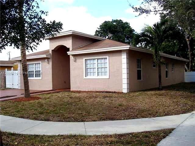 6601 Perry St, Hollywood FL 33024 - Hollywood, FL - Photo 2