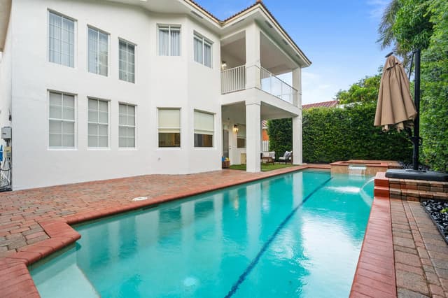 7372 NW 18TH Court, Pembroke Pines FL 33024 - Pembroke Pines, FL - Photo 2