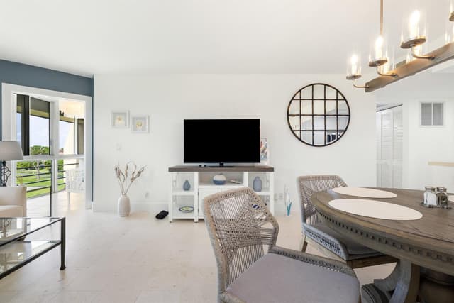 3654 VIA POINCIANA # 603, Lake Worth FL 33467 - Lake Worth, FL - Photo 6