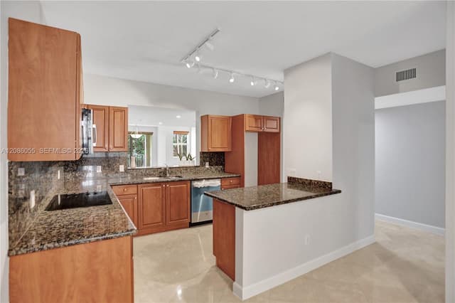 7564 SW 102nd St # 211, Pinecrest FL 33156 - Pinecrest, FL - Photo 4