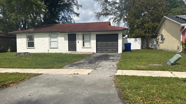 501 SW 83rd Avenue, North Lauderdale FL 33068 - North Lauderdale, FL - Photo 2