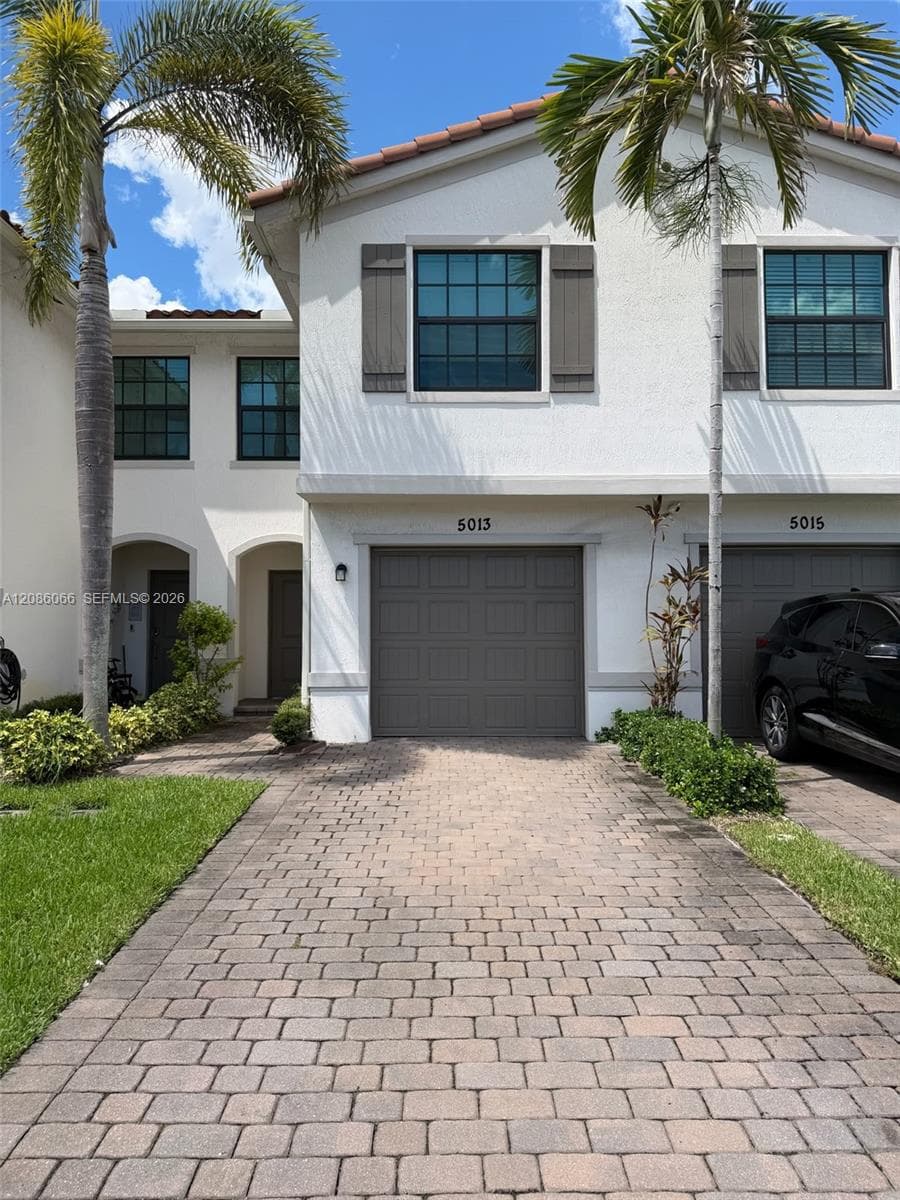 5013 Woods Edge Cir, Riviera Beach FL 33410 - Riviera Beach, FL - Photo 1