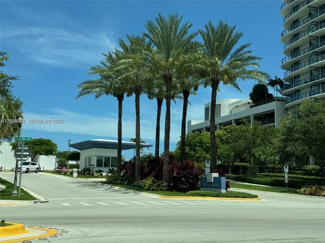 15051 Royal Oaks Ln # 701, North Miami FL 33181 - North Miami, FL - Photo 3