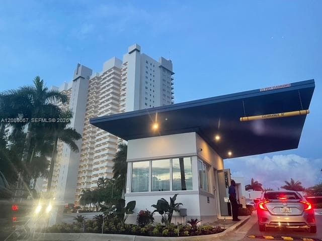 15051 Royal Oaks Ln # 701, North Miami FL 33181 - North Miami, FL - Photo 4