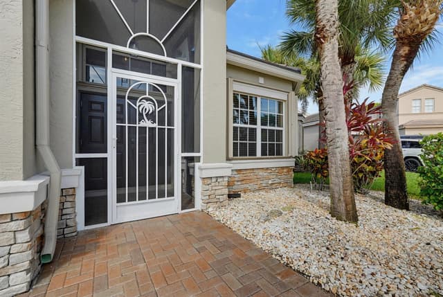 5691 Saddle Trail Lane, Lake Worth FL 33449 - Lake Worth, FL - Photo 6