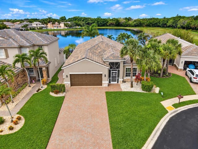 5691 Saddle Trail Lane, Lake Worth FL 33449 - Lake Worth, FL - Photo 3