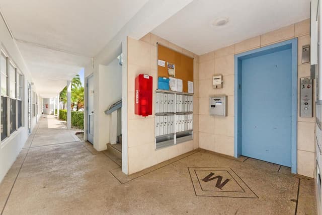 309 WELLINGTON M, West Palm Beach FL 33417 - West Palm Beach, FL - Photo 4