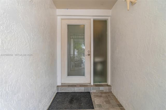 22 NW 108th Ct, Miami FL 33172 - Miami, FL - Photo 4