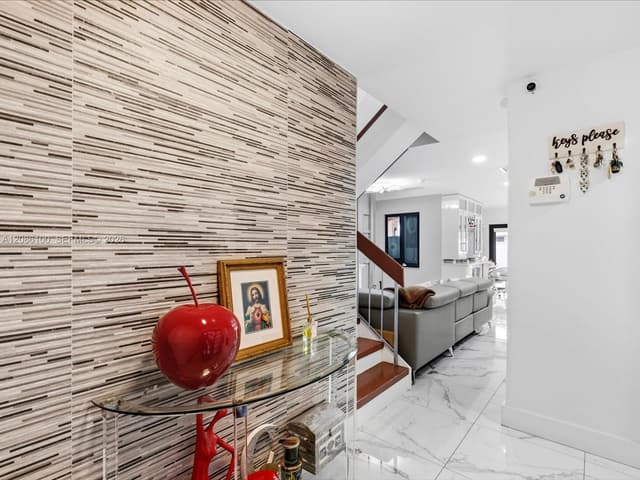9152 SW 6th St, Miami FL 33174 - Miami, FL - Photo 4