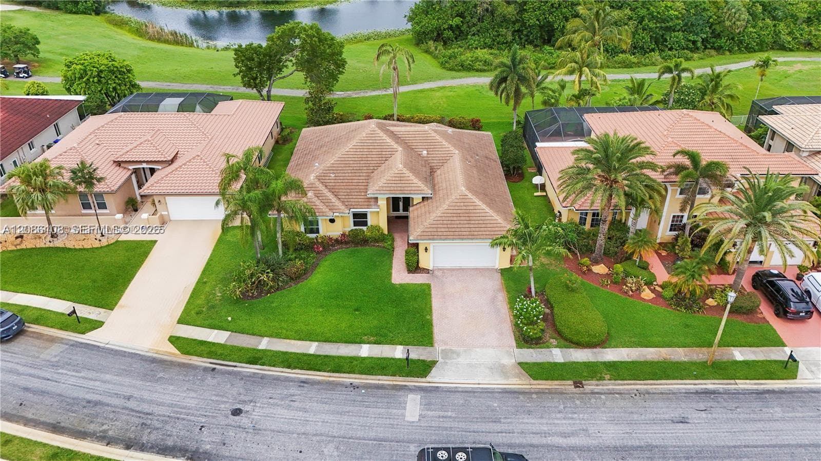 720 W Cypress Pointe Dr W, Pembroke Pines FL 33027 - Pembroke Pines, FL - Photo 1