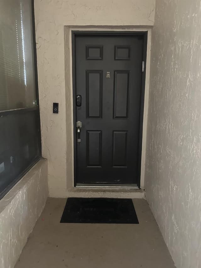 7472 La Paz Boulevard Unit 104, Boca Raton FL 33433 - Boca Raton, FL - Photo 2