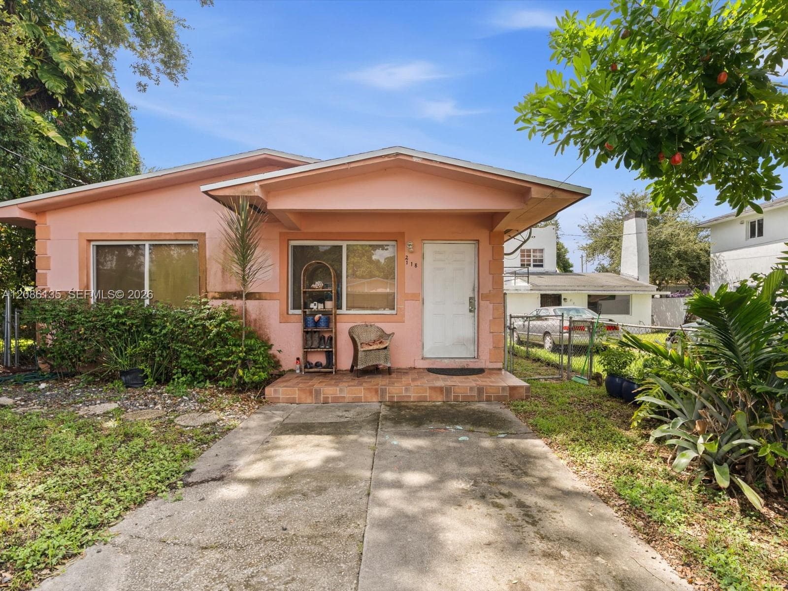 2118 NW 47th St, Miami FL 33142