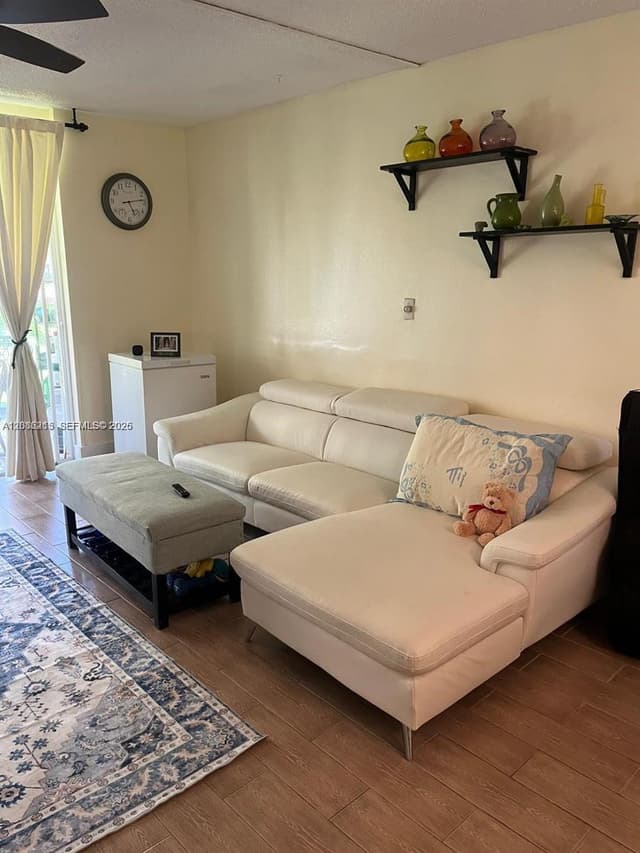 620 NE 12th Ave # 107, Hallandale Beach FL 33009 - Hallandale Beach, FL - Photo 2