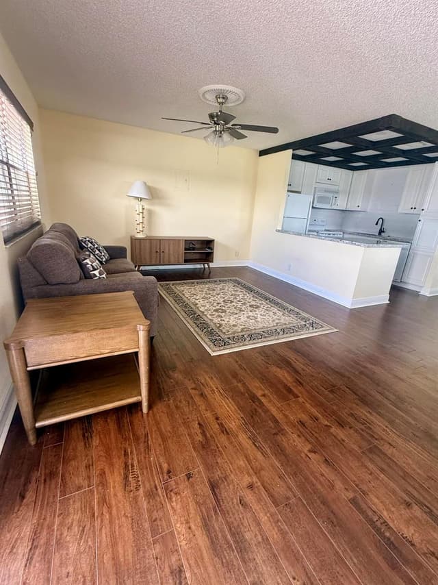 34 Valencia B, Delray Beach FL 33446 - Delray Beach, FL - Photo 4