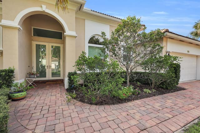 103 MAGNOLIA Way, Tequesta FL 33469 - Tequesta, FL - Photo 2