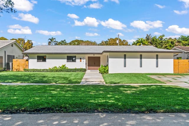 2451 NE 199th Street, Miami FL 33180 - Miami, FL - Photo 4