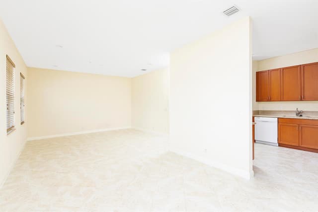 6807 LAKESIDE Circle N # 1, Davie FL 33314 - Davie, FL - Photo 3