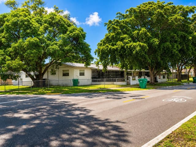 3445 NW 191st St, Miami Gardens FL 33056 - Miami Gardens, FL - Photo 4