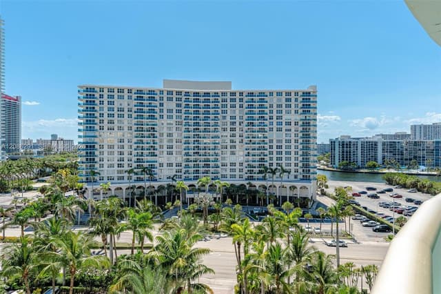 3801 S Ocean Dr # 9T, Hollywood FL 33019 - Hollywood, FL - Photo 2