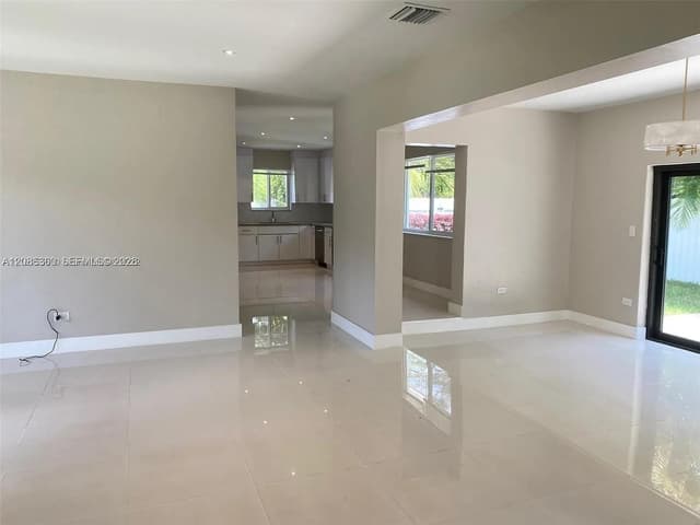 12015 NE 7th Ave, Biscayne Park FL 33161 - Biscayne Park, FL - Photo 4