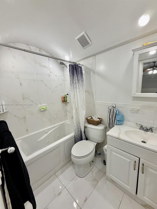 8095 NW 8th St # 402, Miami FL 33126 - Miami, FL - Photo 5