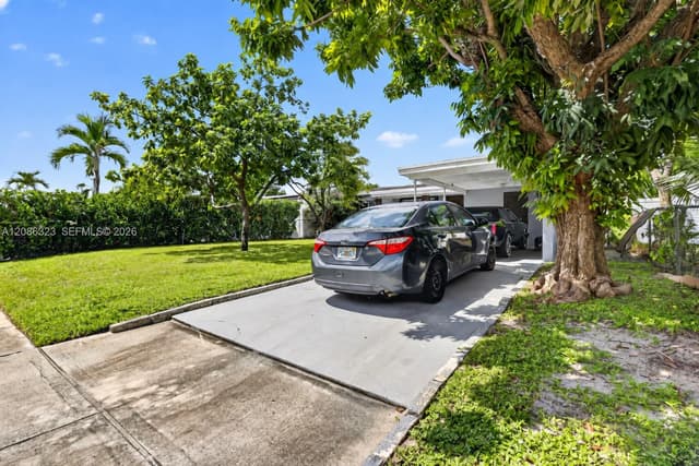 5317 NE 5th Ave, Oakland Park FL 33334 - Oakland Park, FL - Photo 3