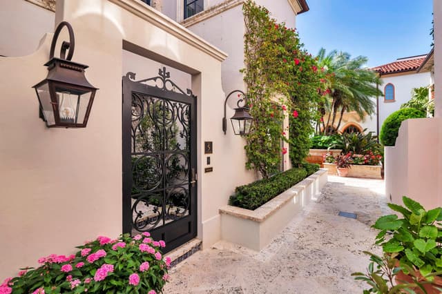 5 Via Flagler, Palm Beach FL 33480 - Palm Beach, FL - Photo 2