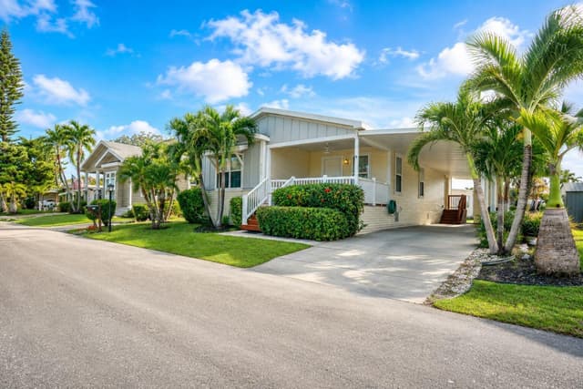 6119 N Ficus Lane, Atlantis FL 33462 - Atlantis, FL - Photo 2