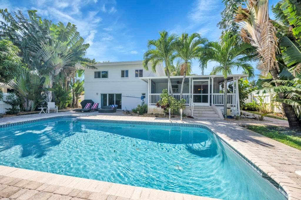 1771 NE 35th Street, Oakland Park FL 33334