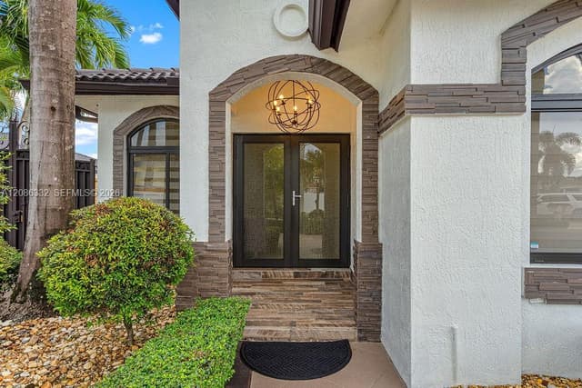 19953 NW 78th Ave, Hialeah FL 33015 - Hialeah, FL - Photo 5