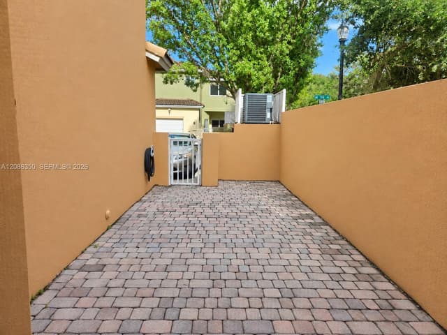 2356 SE 16th Pl, Homestead FL 33035 - Homestead, FL - Photo 3