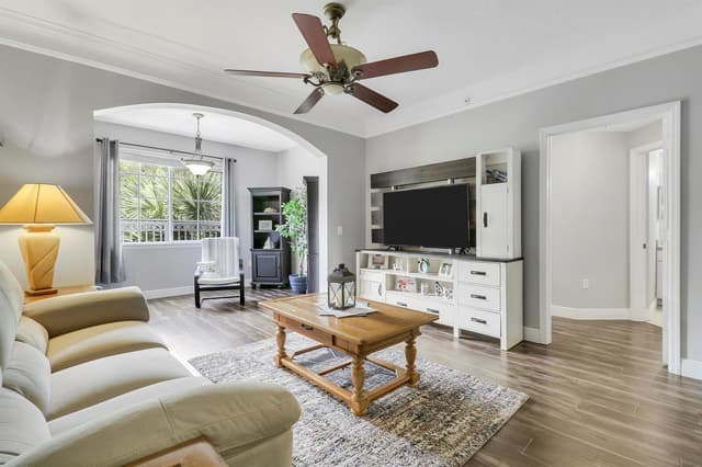 8303 MYRTLEWOOD Circle W, Palm Beach Gardens FL 33418 - Palm Beach Gardens, FL - Photo 4