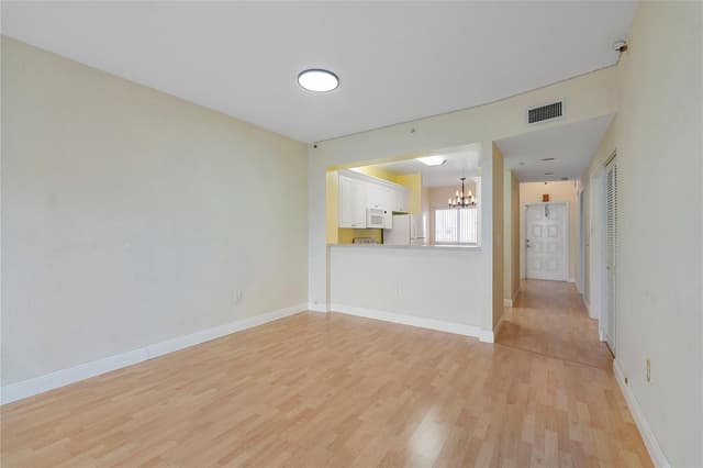 7765 YARDLEY Drive # 403, Tamarac FL 33321 - Tamarac, FL - Photo 6