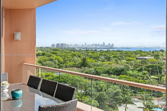 60 Edgewater Dr # 9D, Coral Gables FL 33133 - Coral Gables, FL - Photo 2