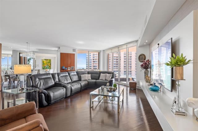 60 Edgewater Dr # 9D, Coral Gables FL 33133 - Coral Gables, FL - Photo 5