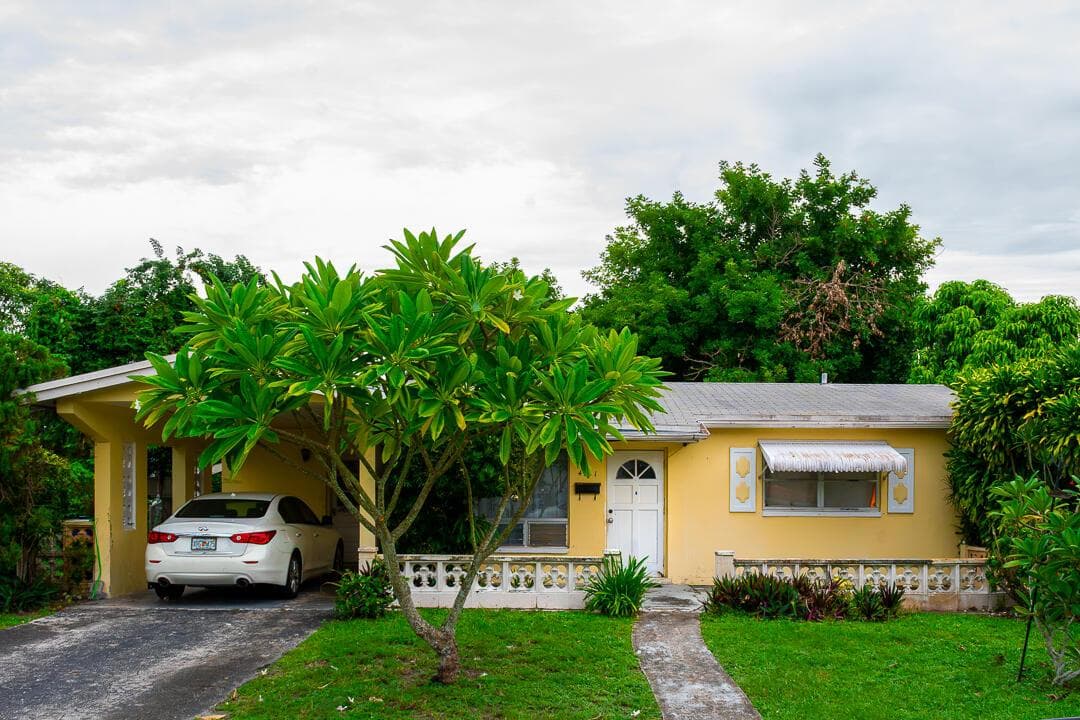 4211 NW 43RD Street, Lauderdale Lakes FL 33319 - Lauderdale Lakes, FL - Photo 1
